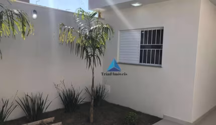 Linda Casa de 3 Dormitórios com Suíte, Oportunidade