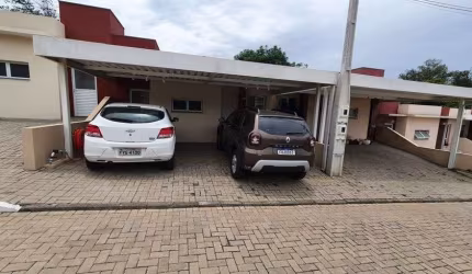 Linda casa terrea em condominio