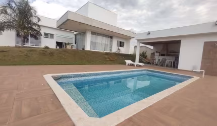 Casa de condomínio para venda tem 237 metros quadrados com 3 quartos em Village Ipanema 1 - -