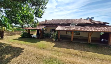 Fazenda/Sítio/Chácara para venda com 300 metros quadrados com 4 quartos