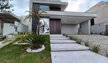 Casa de condomínio para venda tem 227 metros quadrados com 3 quartos