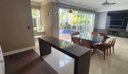 Casa para venda tem 420 metros quadrados com 3 quartos