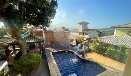 Condomínio com 4 quartos à venda em Albatroz - RJ