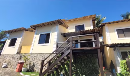 Casa com 3 quartos para locação em Armação - RJ