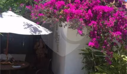 Condomínio com 2 quartos à venda em Marina - RJ
