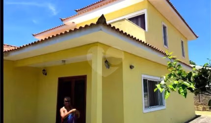 Condomínio com 3 quartos à venda em Rasa - RJ