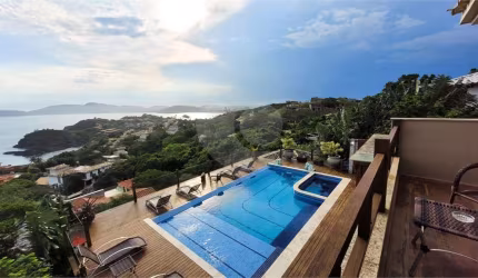 Casa com 5 quartos à venda em Albatroz - RJ