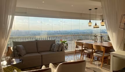 Excelente Apto com 162m2, 03 Suítes, Ampla Sala Living para 03 ambientes, em Conceito Aberto, Varanda Gourmet Integrada à Sala e Cozinha, Escritório, 03 Vagas de garagem.