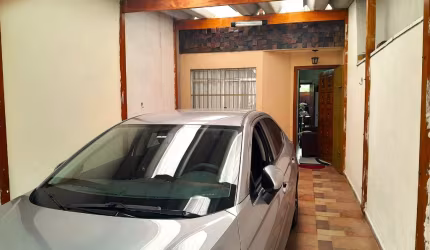 Ótimo Sobrado com 75 m2 de área construída, 02 dormitórios, 01 banheiro, lavabo, churrasqueira, garagem coberta à venda no bairro Jardim Itapemirim em SÃO PAULO/SP.