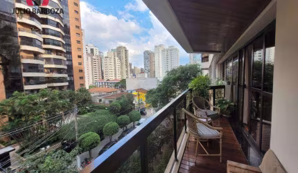 Apartamento na Vila Nova Conceição, com 3 suítes, 4 vagas de garagem