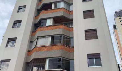 Apartamento modernizado em Moema pássaros, com 2 dorm. 1 vaga de garagem