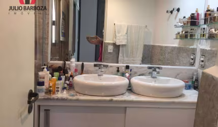Apartamento com 3 suítes, 2 vagas em Moema