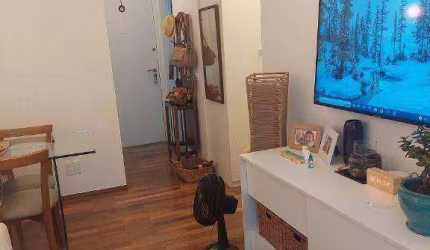 Belo apto de 1:dorm reformado 40m2 útil ,garagem, piscina lado Pássaros fora de rota.