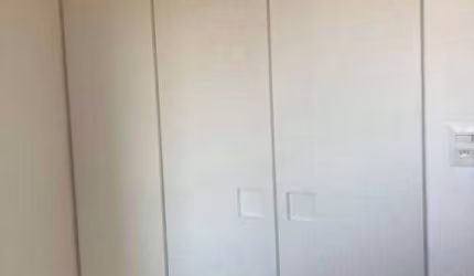 Apartamento com 3 dormitórios, 1 suíte, e 2 vagas de garagem em Moema