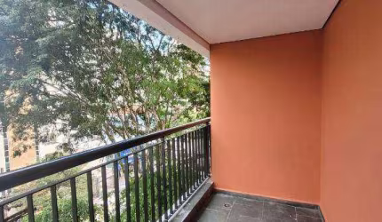 Apartamento em Moema, 110m², reformado, com 2 vagas de garagem, mais depósito