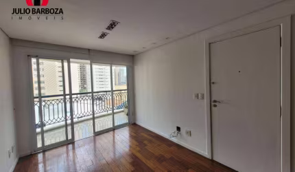 Apartamento em Moema, 105m², planta de 3, mas está com 2 dormitórios, sendo 1 suíte, closet, lavabo, varanda, e 2 vagas de garagem