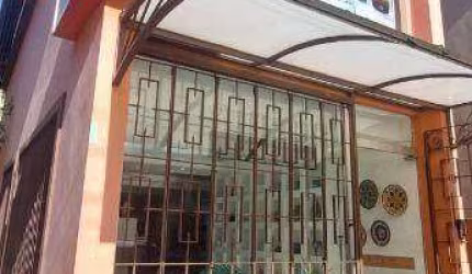 Lindo sobrado, com lojas embaixo, 2 vagas para carros, no Campo Belo
