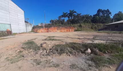 Terreno 611m² - Bela Vista
