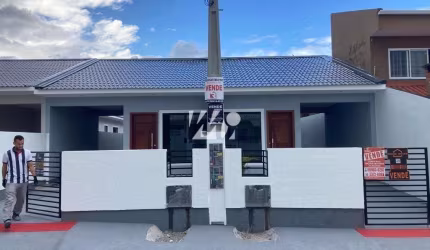 Casa Geminada com 3 Dormitórios
