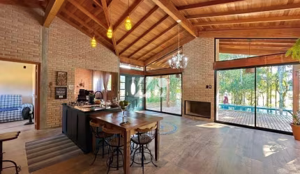 Quinta dos Guimarães - Casa Alto Padrão, 3 Dormitórios, Sendo 2 Suítes