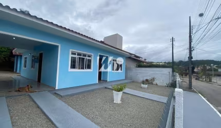 Casa com 3 Dormitórios C/ Suite