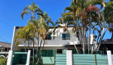 Casa a Venda com Salas Comerciais no Centro de Palhoça