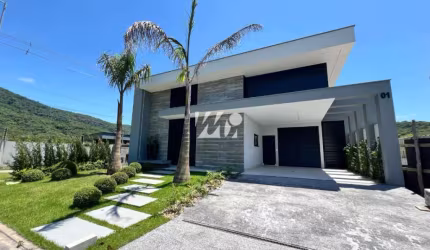 Reserva da Pedra - Casa Alto Padrão de 3 Quartos Sendo 1 Suíte