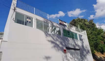 Casa 3 quatros, com suíte e espaço para closet