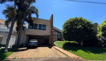 Casa à Venda no Condomínio Royal Park