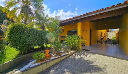Casa com 4 dormitórios à venda, 182 m² por R$ 900.000,00 - Indaiá - Caraguatatuba/SP