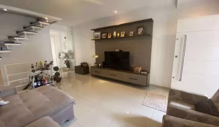 Sobrado à Venda no Jardim França, SP - 3 Suítes, 2 Vagas e 160m² de Área Constru