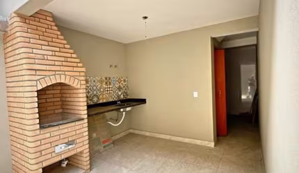 Sobrado com 3 Quartos, 1 Suíte, 112m² e 2 Vagas no Parque Vitória 