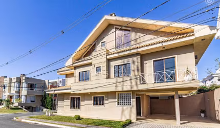 A casa em condomínio fechado dos seus sonhos!