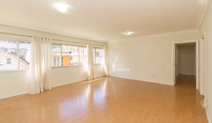 Amplo Apartamento no Juvevê