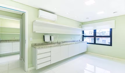 Sala comercial no Rebouças