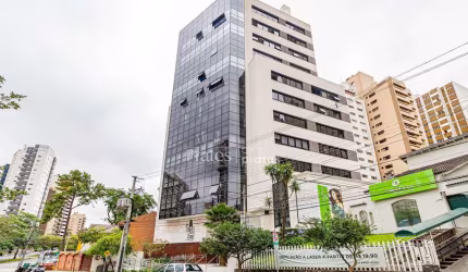 Andar corporativo em região nobre