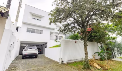 Casa Comercial no Ahú