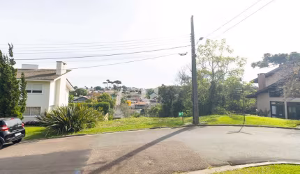 Último terreno em condomínio de alto padrão