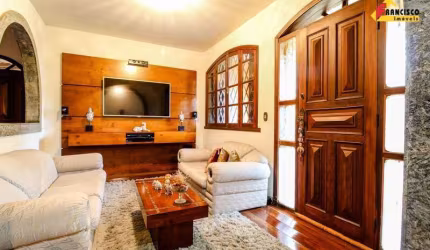 Casa à venda, 4 quartos, 1 suíte, 2 vagas, Porto Velho - Divinópolis/MG