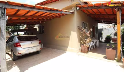 Casa à venda, 2 quartos, 2 vagas, Jardim Candidés - Divinópolis/MG