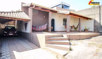 Casa à venda, 2 quartos, 4 vagas, Nossa Senhora das Graças - Divinópolis/MG