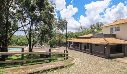 Chácara à venda, 4 quartos, 1 suíte, 10 vagas, Gafanhoto - Divinópolis/MG