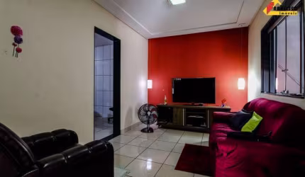 Casa à venda, 2 quartos, 2 vagas, Planalto - Divinópolis/MG