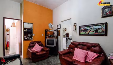 Casa à venda, 2 quartos, 2 vagas, Eldorado - Divinópolis/MG