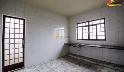 Casa à venda, 3 quartos, 1 suíte, 1 vaga, Dona Quita - Divinópolis/MG