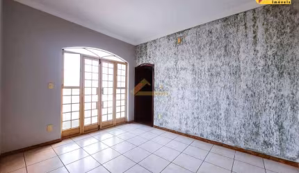 Casa à venda, 4 quartos, 1 suíte, 2 vagas, São José - Divinópolis/MG