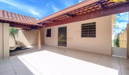 Casa à venda, 3 quartos, 1 suíte, 2 vagas, Santa Rosa - Divinópolis/MG