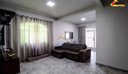 Casa à venda, 3 quartos, 1 suíte, 2 vagas, São José - Divinópolis/MG