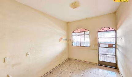 Casa à venda, 3 quartos, 1 vaga, Santa Tereza - Divinópolis/MG