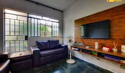 Casa à venda, 5 quartos, 2 suítes, 4 vagas, Planalto - Divinópolis/MG